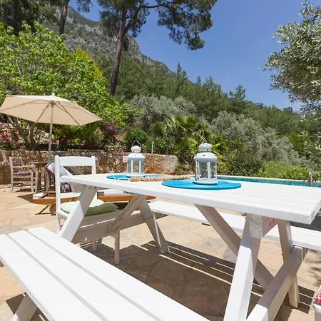 Sleeps 2 Pool Air Con Wifi Villa